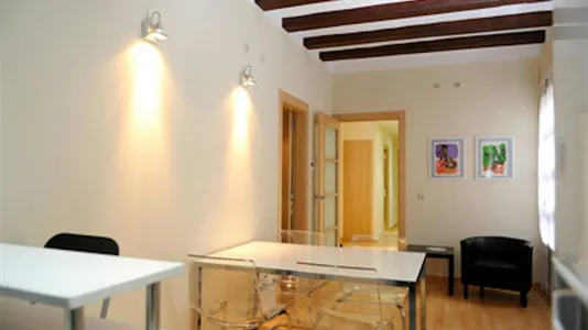 Rooms in Barcelona Ciutat Vella - photo 10