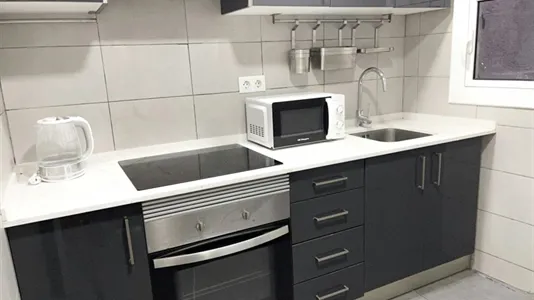 Rooms in Barcelona Ciutat Vella - photo 5