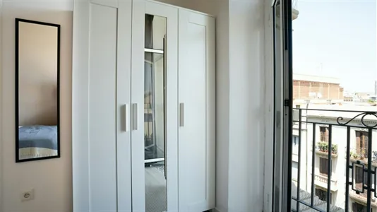 Rooms in Barcelona Eixample - photo 4