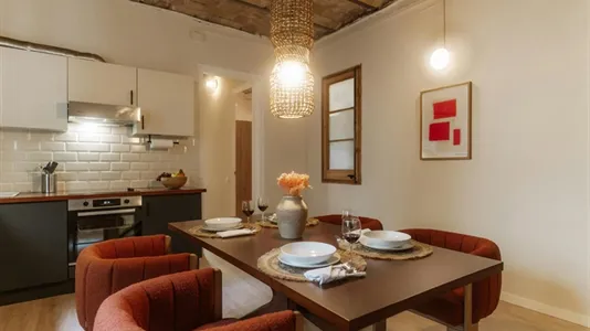 Rooms in Barcelona Ciutat Vella - photo 8