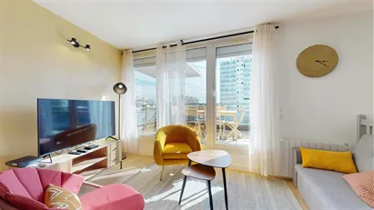Room for rent in L'Haÿ-les-Roses, Île-de-France