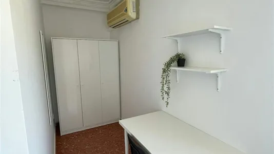 Rooms in Mislata - photo 9