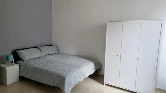 Rooms in Napoli Municipalità 4 - photo 2