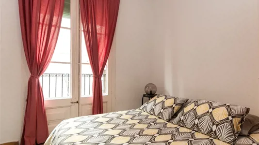 Rooms in Barcelona Ciutat Vella - photo 2