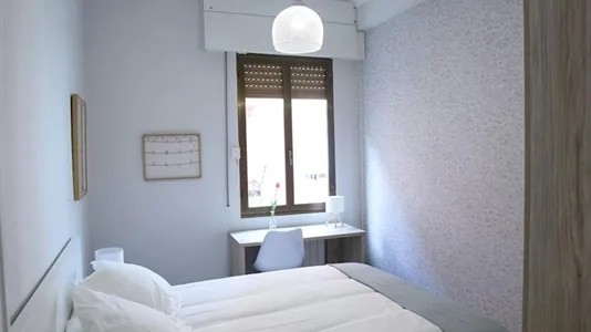 Rooms in Bilbao - photo 3
