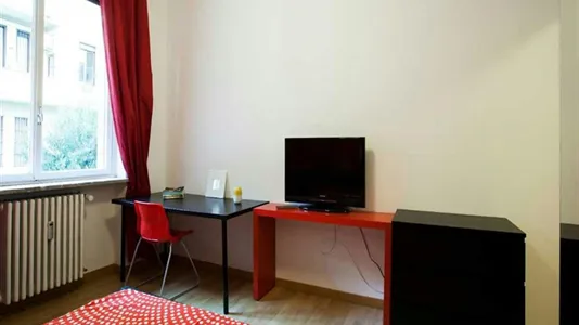 Rooms in Milano Zona 8 - Fiera, Gallaratese, Quarto Oggiaro - photo 3