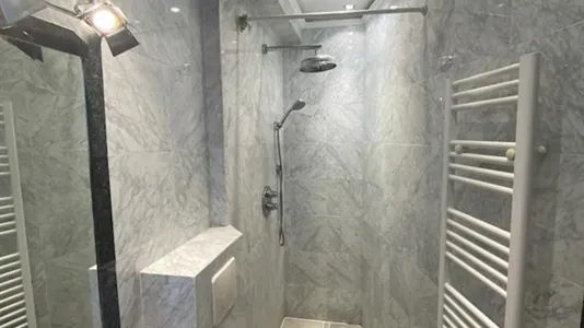 Apartments in Paris 16éme arrondissement (North) - photo 8