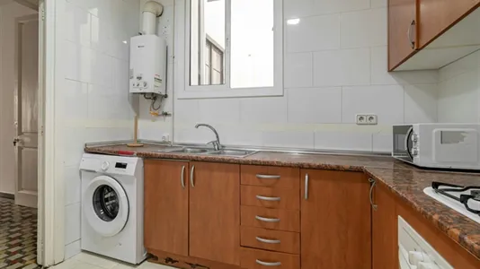 Rooms in Barcelona Ciutat Vella - photo 8
