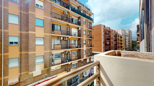 Apartments in Valencia Ciutat Vella - photo 8