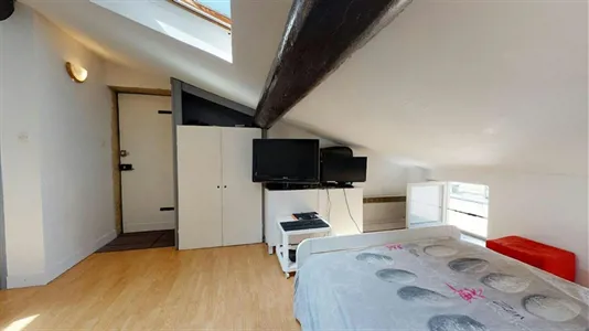 Apartments in Lyon - photo 3
