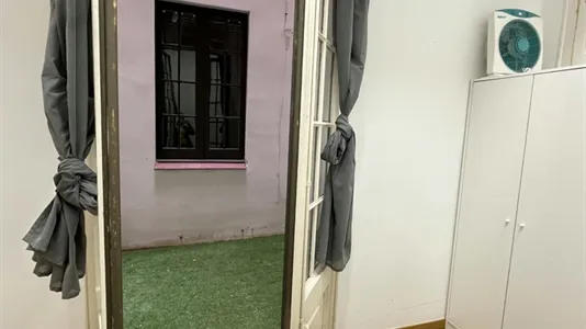 Rooms in Barcelona Eixample - photo 5