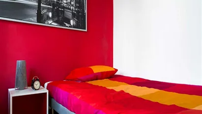 Room for rent in Milano Zona 6 - Barona, Lorenteggio, Milan