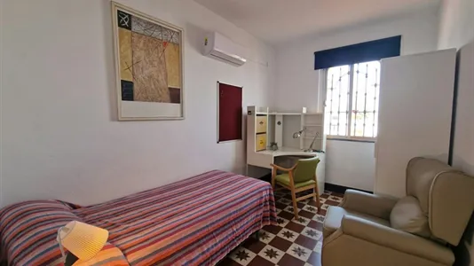 Rooms in Los Bermejales - photo 2