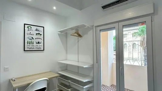 Rooms in Valencia Extramurs - photo 3