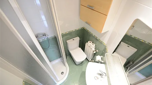 Rooms in Bilbao - photo 9