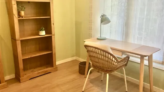 Rooms in Badalona - photo 9