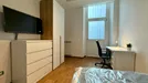 Room for rent, Turin, Piemonte, &lt;span class=&quot;blurred street&quot; onclick=&quot;ProcessAdRequest(13017223)&quot;&gt;&lt;span class=&quot;hint&quot;&gt;See streetname&lt;/span&gt;[xxxxxxxxxxxxx]&lt;/span&gt;