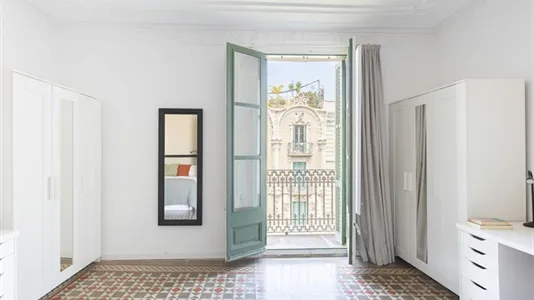 Rooms in Barcelona Eixample - photo 8