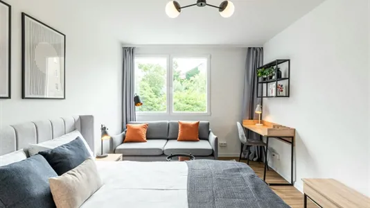 Rooms in Berlin Charlottenburg-Wilmersdorf - photo 2