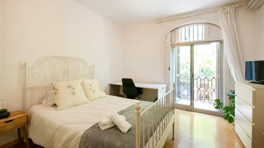 Rooms in Barcelona Eixample - photo 1