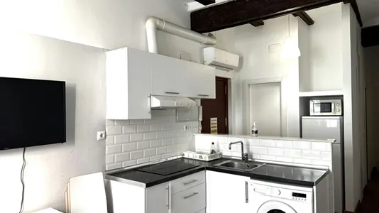 Apartments in Valencia Ciutat Vella - photo 8