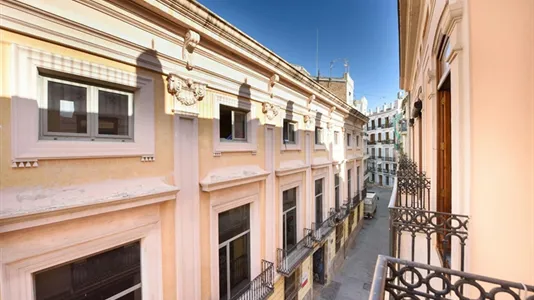 Rooms in Valencia Ciutat Vella - photo 5