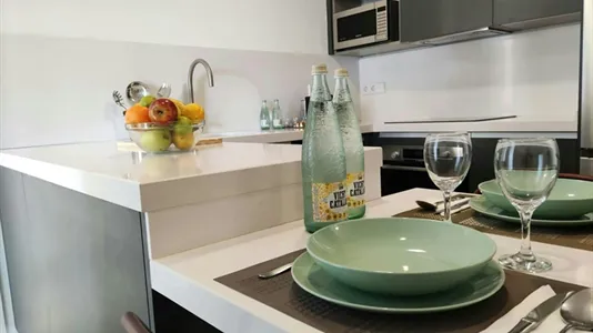 Rooms in Barcelona Ciutat Vella - photo 6