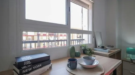 Rooms in Valencia Algirós - photo 9