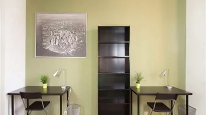 Room for rent in Milano Zona 5 - Vigentino, Chiaravalle, Gratosoglio, Milan