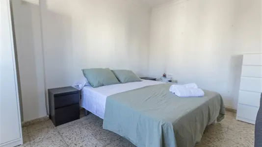 Rooms in Málaga - photo 4