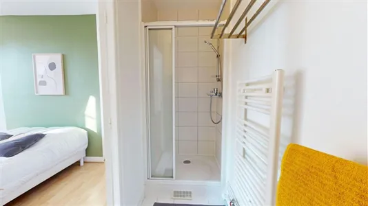 Rooms in Paris 8ème arrondissement - photo 2