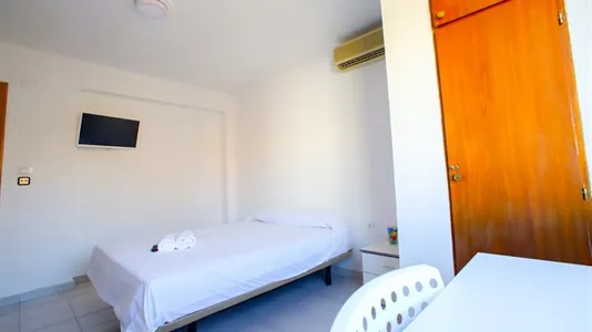 Rooms in Valencia Algirós - photo 8