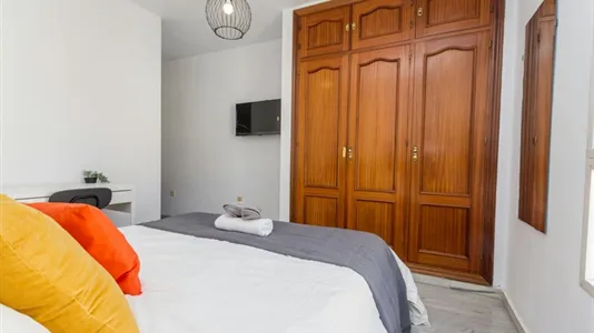 Rooms in Málaga - photo 8