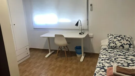 Rooms in Los Bermejales - photo 4