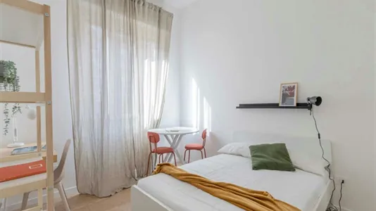 Rooms in Milano Zona 8 - Fiera, Gallaratese, Quarto Oggiaro - photo 2