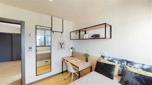 Rooms in Barcelona Sant Martí - photo 2