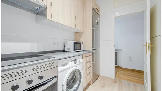 Rooms in Madrid Salamanca - photo 10