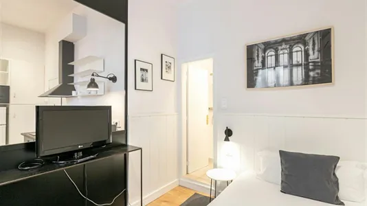 Apartments in Barcelona Ciutat Vella - photo 6