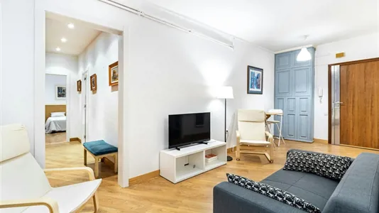 Rooms in Barcelona Ciutat Vella - photo 3