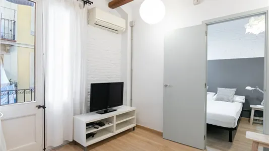 Apartments in Barcelona Ciutat Vella - photo 5