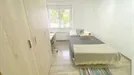 Room for rent, Madrid Ciudad Lineal, Madrid, &lt;span class=&quot;blurred street&quot; onclick=&quot;ProcessAdRequest(7970085)&quot;&gt;&lt;span class=&quot;hint&quot;&gt;See streetname&lt;/span&gt;[xxxxxxxxxxxxx]&lt;/span&gt;