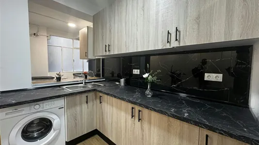 Rooms in Madrid Centro - photo 10