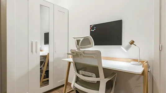 Rooms in Cornellà de Llobregat - photo 2