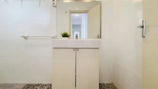 Rooms in Barcelona Eixample - photo 4