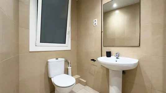 Rooms in Barcelona Ciutat Vella - photo 6