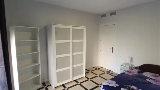 Rooms in Granada - photo 9