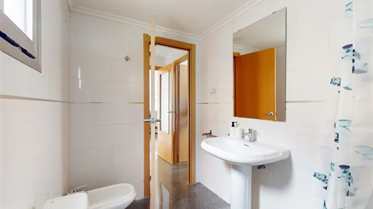 Rooms in Valencia Algirós - photo 10