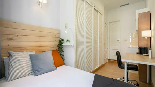 Rooms in Madrid Centro - photo 2