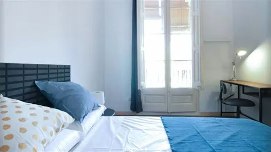 Rooms in Barcelona Eixample - photo 4