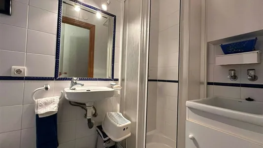 Rooms in Granada - photo 9